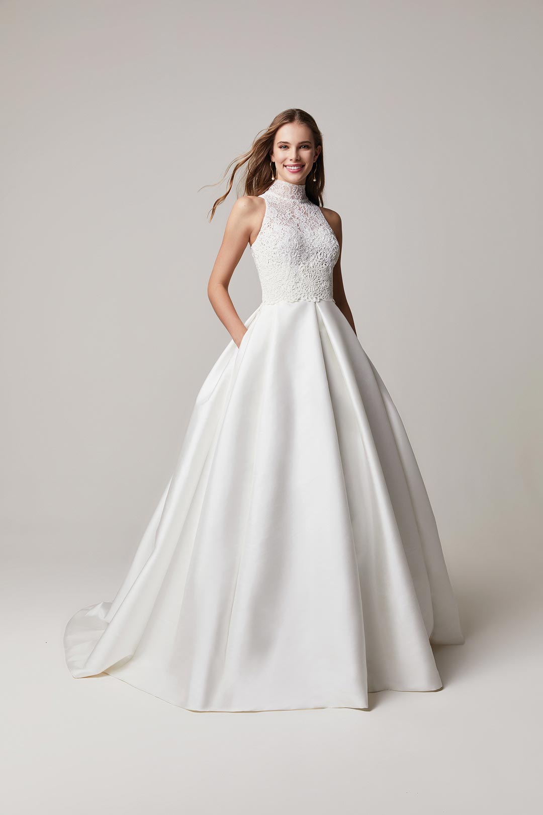 sample-gowns-smart-brides